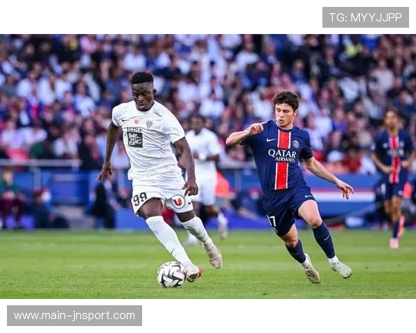 巴黎FCvs马赛首发公布，防线危机影响排兵布阵